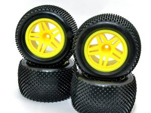 HOBAO HYPER TT TRUCK TYRES MOUNTED YELLOW WHEEL (4PCS)